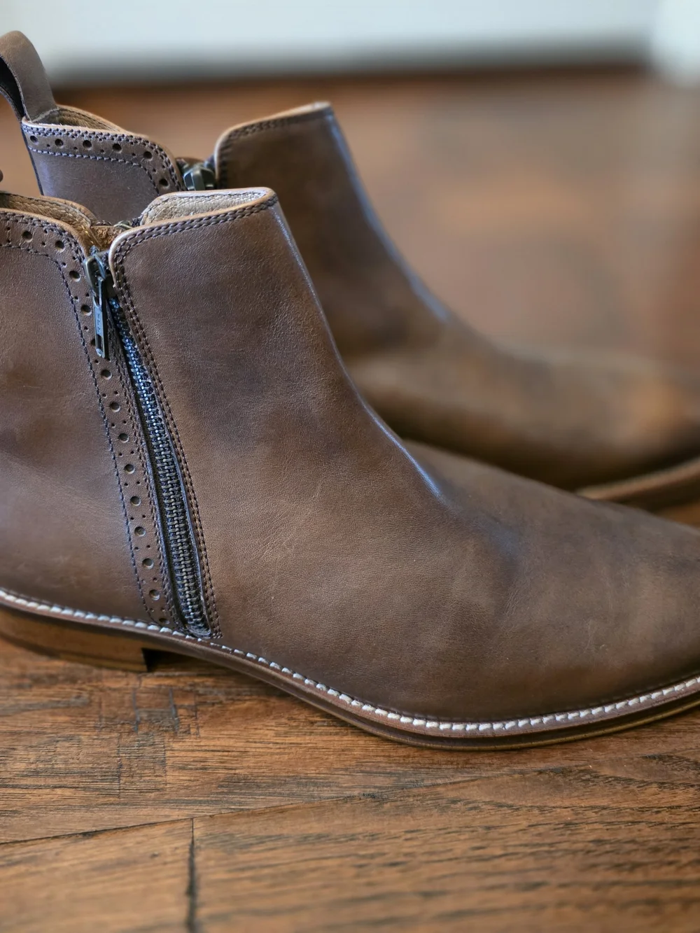 Johnson & Murphy MlMen's Brown Leather Chukka Zip Boots - Sleek Ankle Chukka